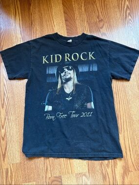 Alstyle Black Kid Rock 'Born Free Tour 2011' Graphic Tee - woman’s
